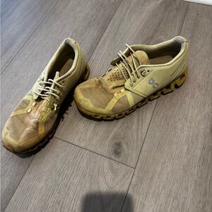 On Running women’s  Yellow Running Shoes